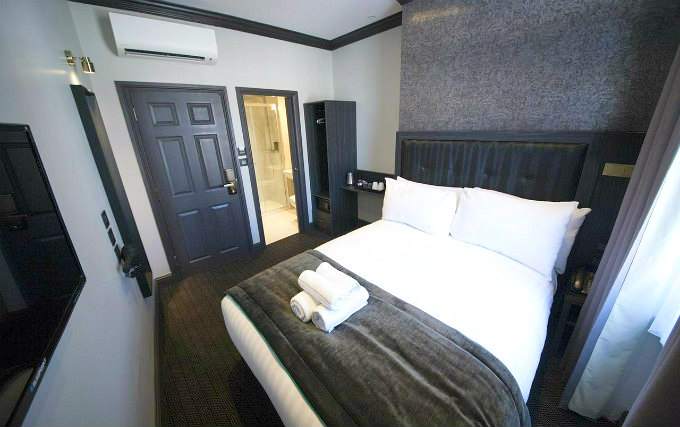 A comfortable double room at The Pack and Carriage Bar and Rooms