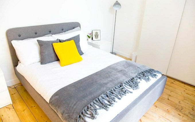 A double room at Cosmos Apartment Hackney