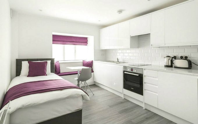 A single room at Smart Stay Swiss Cottage