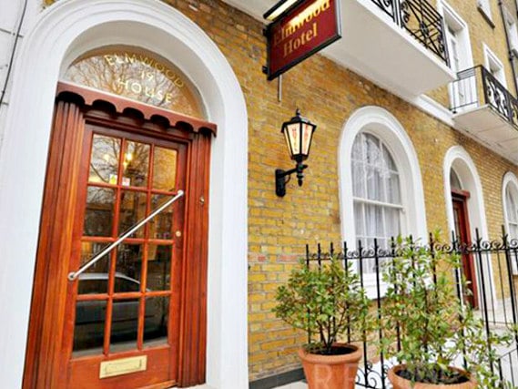 Elmwood Hotel is situated in a prime location in Kings Cross close to Kings Cross Station