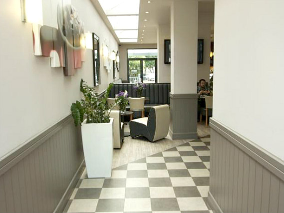Common areas at The London Pembury Hotel