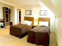 A typical twin room at the Avni Kensington Hotel