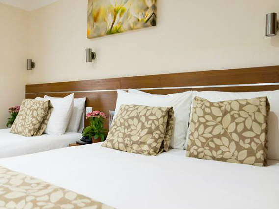 Triple rooms at Bayswater Inn are the ideal choice for groups of friends or families
