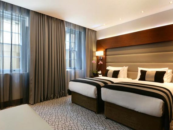 Triple rooms at Park Grand London Lancaster Gate are the ideal choice for groups of friends or families