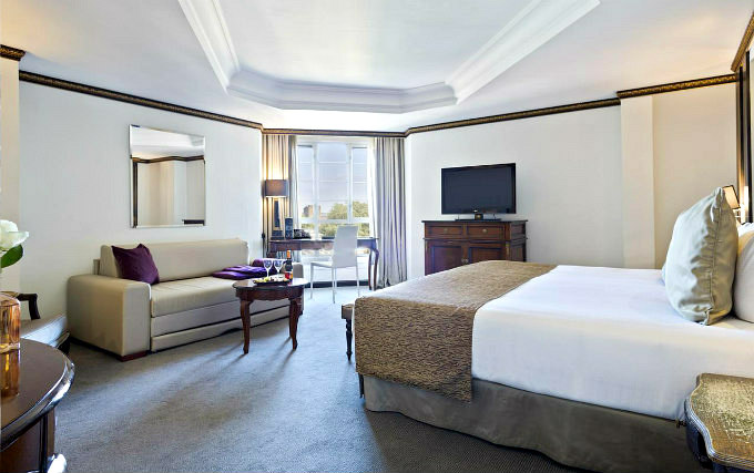 A comfortable single room at Melia White House Hotel