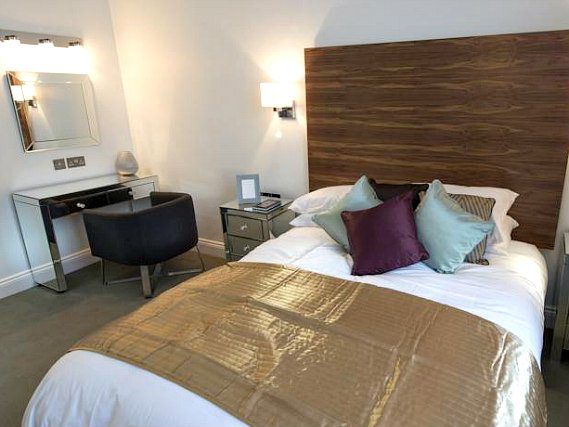 A double room at Commodore Hotel London is perfect for a couple