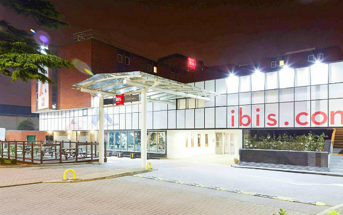 The entrance to Ibis London Heathrow Airport