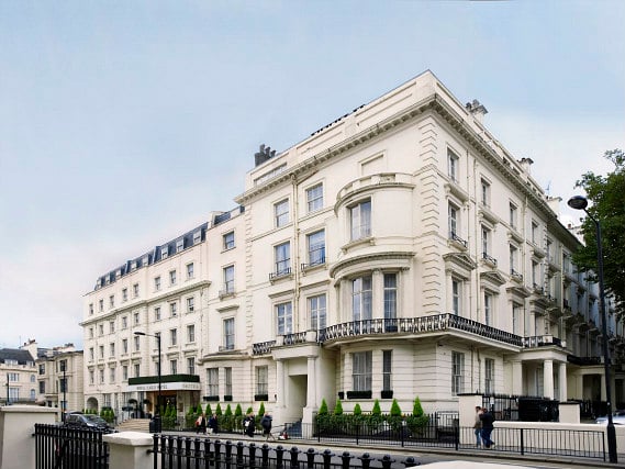 Royal Eagle Hotel London is situated in a prime location in Paddington close to Edgware Road