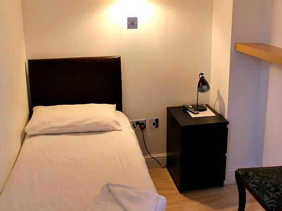 Single rooms at New Dawn Hotel London provide privacy