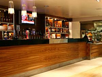 Bar at Smart City Hostel Edinburgh