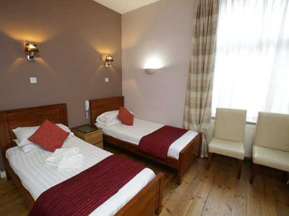 A twin room at Merchant City Inn is perfect for two guests