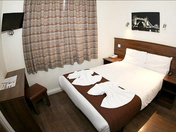 A double room at Ascot Hyde Park Hotel is perfect for a couple