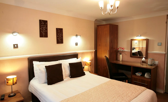Get a good night's sleep in your comfortable room at Kelvingrove Hotel Glasgow
