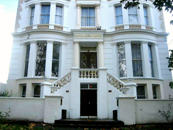 Ravna Gora Hotel is situated in a prime location in Notting Hill Gate close to Kensington Gardens