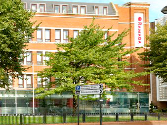 Ramada by Wyndham Hounslow Heathrow East is situated in a prime location in Hounslow close to Kew Gardens