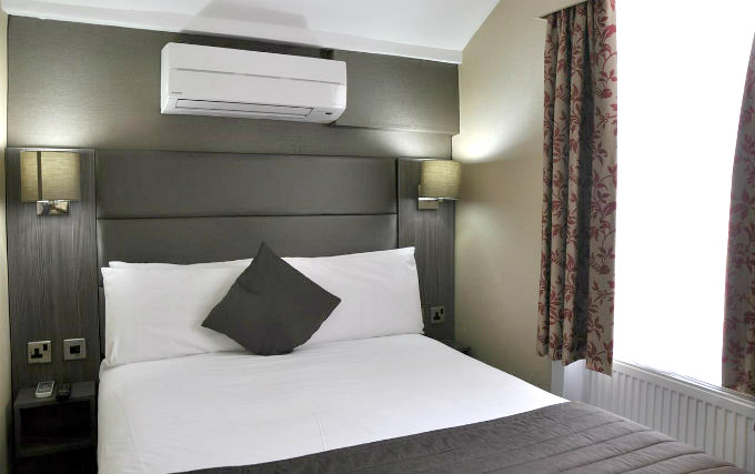 A typical double room at Brunel Hotel