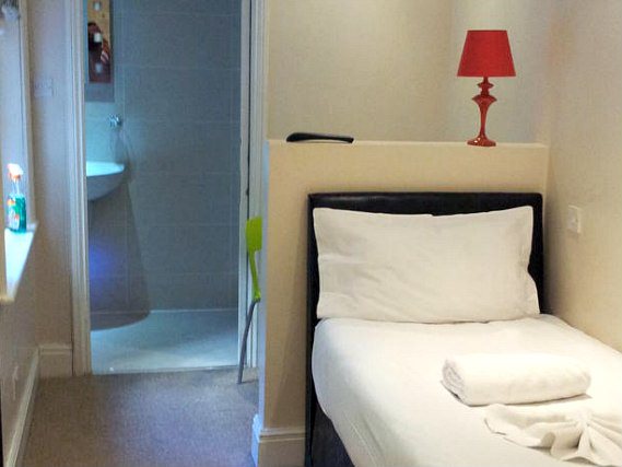 Single rooms at 27 Paddington Hotel provide privacy