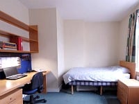 A typical Twin room at Beit Hall London
