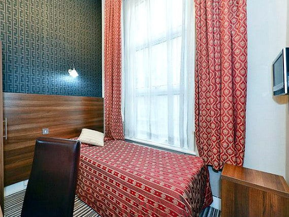 Single rooms at Hotel Oliver provide privacy