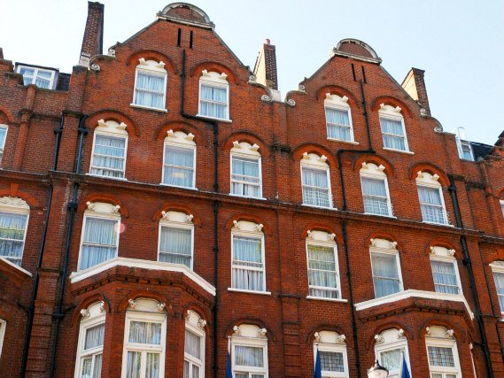 Best Western Burns Hotel is situated in a prime location in Earls Court close to Natural History Museum