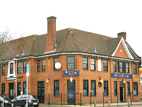 Bull and Bush Hotel is situated in a prime location in Kingston close to Richmond Park