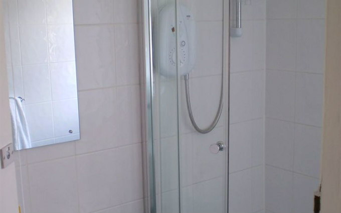 A typical bathroom at Rangemoor Park Hotel