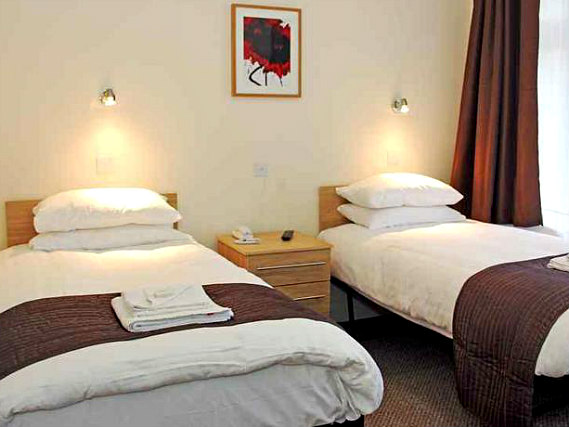 A twin room at Central Hotel Golders Green is perfect for two guests