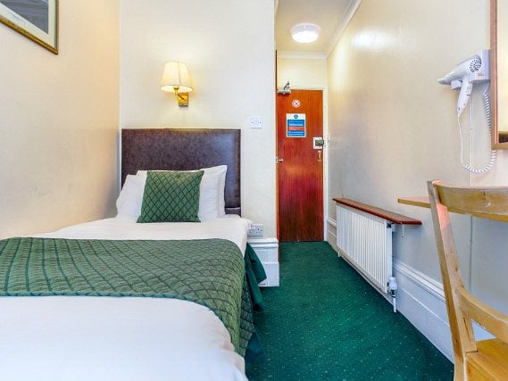 Clean, comfortable and spacious single rooms at London Town Hotel