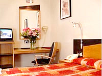 A room at Comfort Inn Buckingham Palace Road