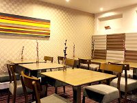 Relax and enjoy your meal in the Dining room at Holiday Inn Express London Croydon