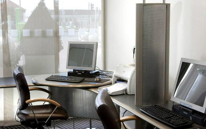 Stay in touch online with modern computers and LCD screens at Holiday Inn London Heathrow Ariel