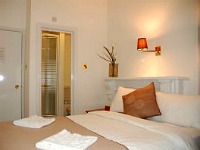 All bedrooms have ensuite facilities A typical double room at So London Paddington