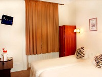 A typical twin room at So London Paddington