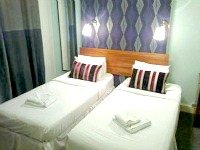 All bedrooms have ensuite facilities A typical twin room at So London Paddington