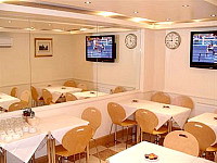 Dining room at Holland Inn Hotel