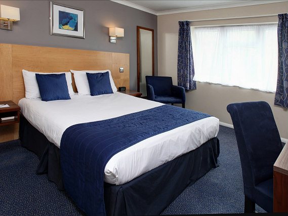 Get a good night's sleep in your comfortable room at Best Western Gatwick Skylane Hotel