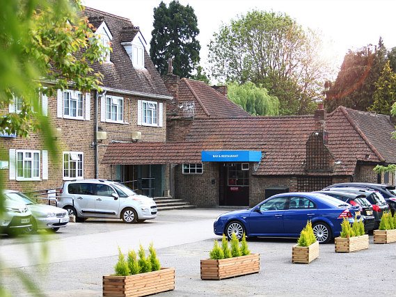 Bring your car and park at Best Western Gatwick Skylane Hotel