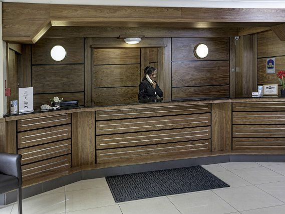 Best Western Gatwick Skylane Hotel has a 24-hour reception so there is always someone to help