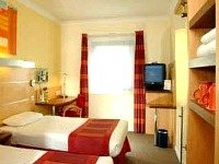 Holiday Inn Express Park Royal - Twin Room Holiday Inn Express Park Royal - Twin Room