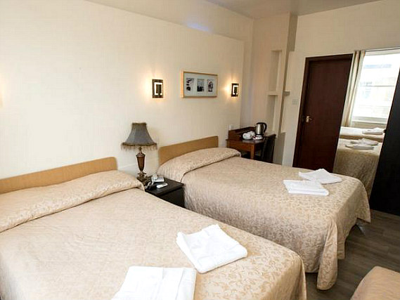 All rooms at Notting Hill Gate Hotel are comfortable and clean