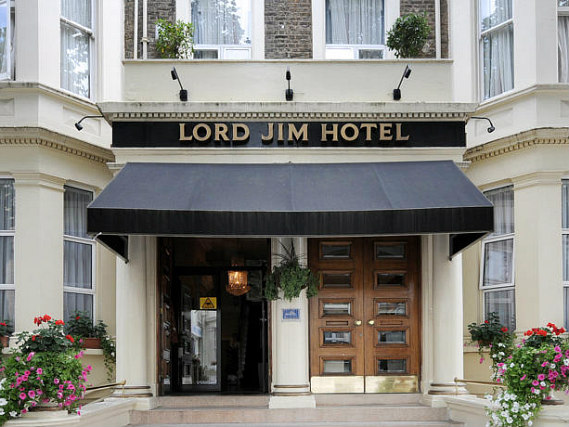 L'esterno dell'Lord Jim Hotel London Kensington