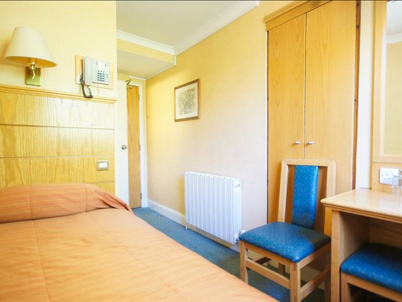 Single rooms at Nayland Hotel London provide privacy