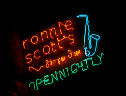 Prenotare un hotel in Ronnie Scotts Cafe