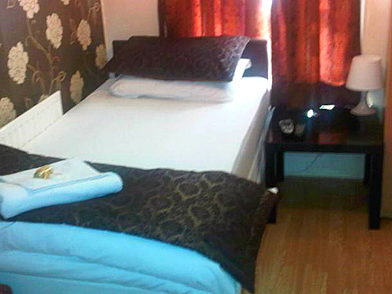 Una camera singola al Old Friend Hotel