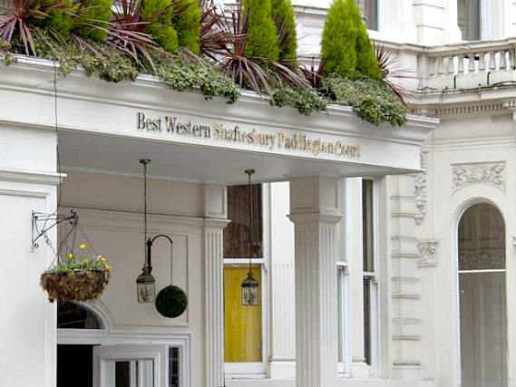 Paddington Court Hotel is situated in a prime location in Paddington close to Queensway