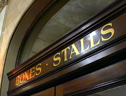 Buchen Sie ein Hotel in der Nähe von Old Bull Arts Centre