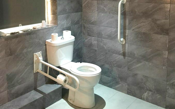 A typical bathroom at Crownwall Hotel