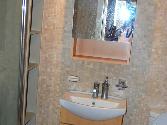 Ein Badezimmer im Islington Inn
