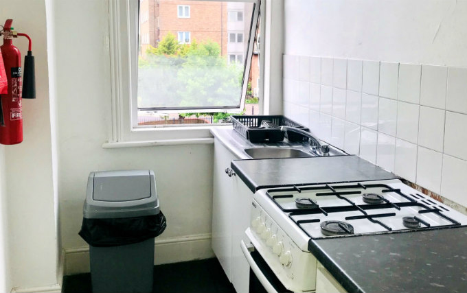 kitchenette at Amhurst Hotel