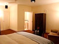 Die meisten Zimmer im Abbotts Park Hotel haben eigenes Bad mit Badewanne